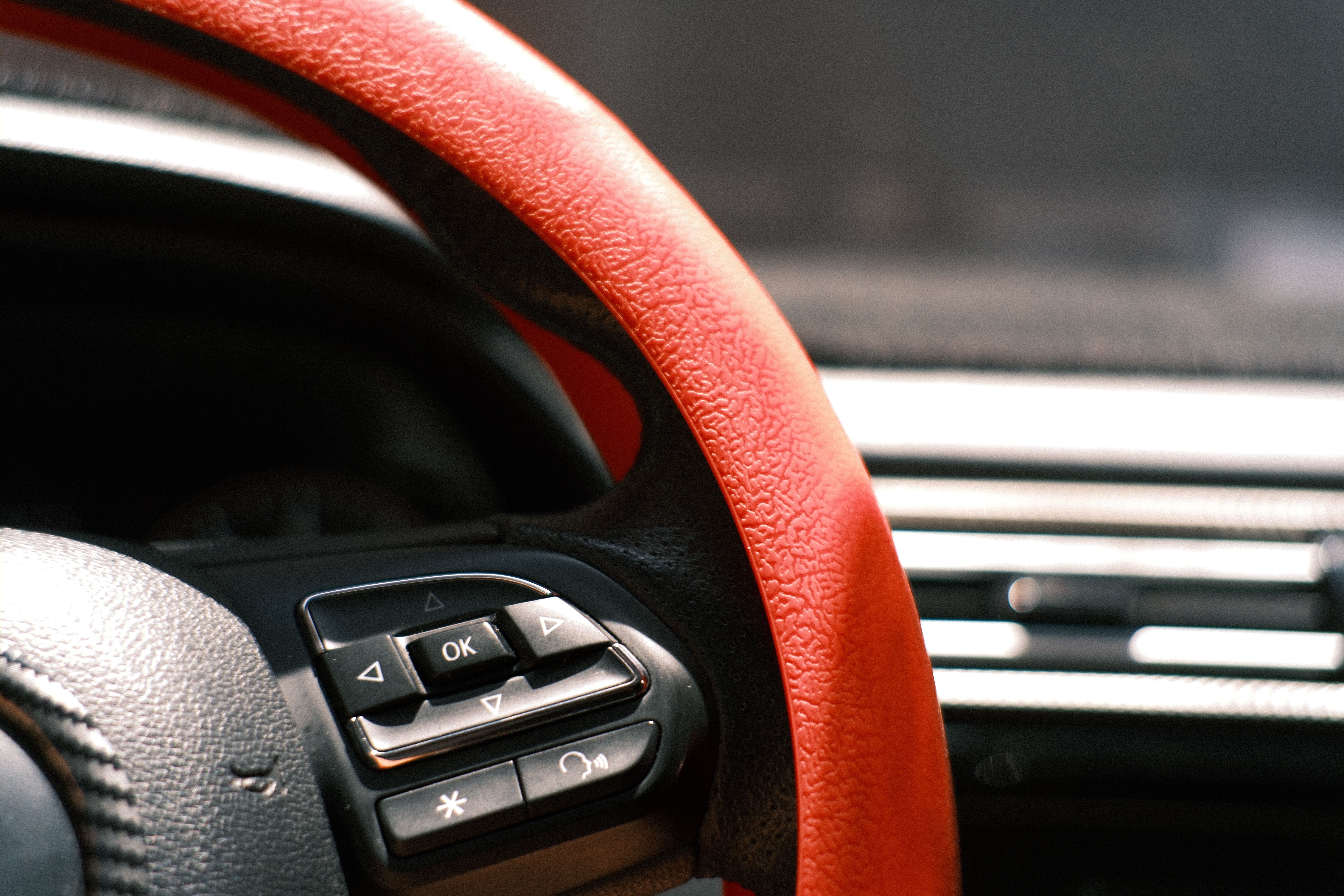 Fuzzy Leopard Steering Wheel Cover Set